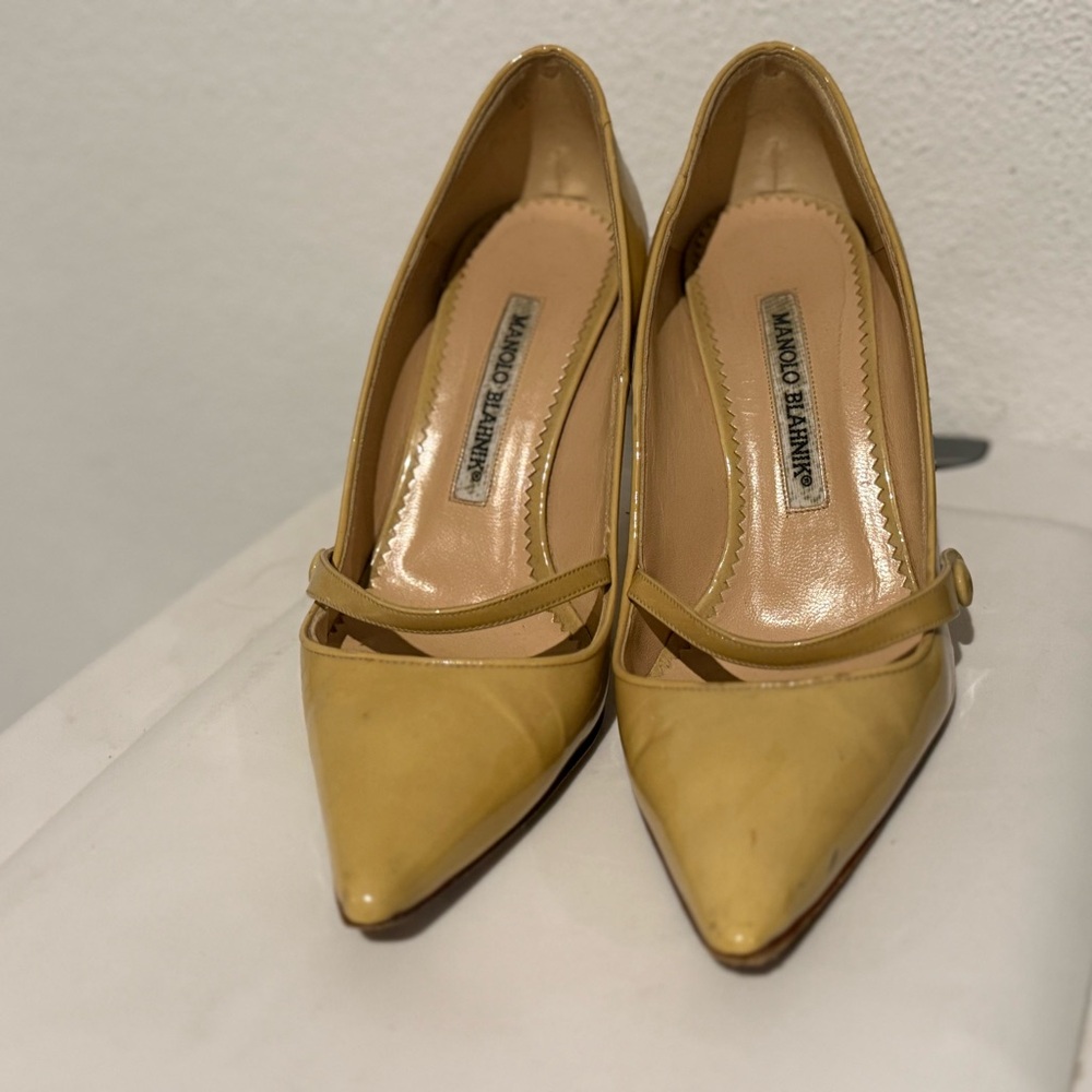 Manolo Blahnik Yellow Women's Shoes